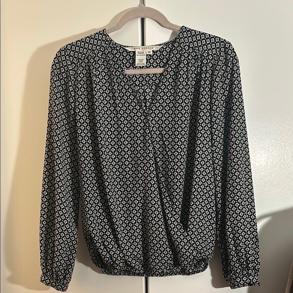 Max Studio Black and White Relaxed Buttoned Blouse